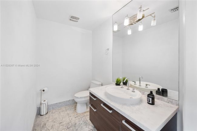 APT-612 - 253 Ne 2 Nd St, Condo with 1 bedrooms, 2 bathrooms and null parking in Miami FL | Image 8