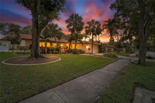 6931 Loch Ness Dr, Miami Lakes, FL, 33014 | Card Image