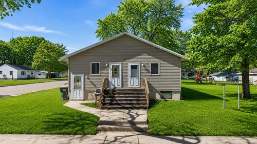 226 3rd Ave S, Brownton, MN, 55312-2201 | Card Image