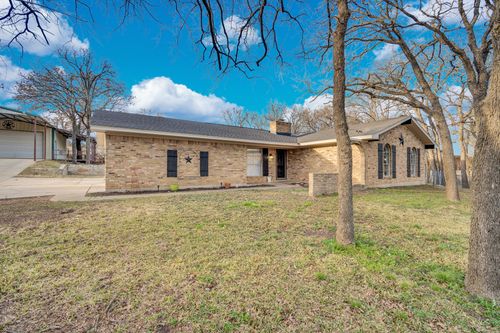 2004 Valley Dr, Crowley, TX, 76036-5818 | Card Image