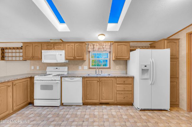 Kitchen | Image 9