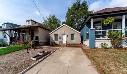 {{alt}} | Card Image