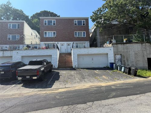 3-top-85 Halley St, Yonkers, NY, 10704-1684 | Card Image