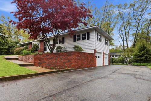 34 Beverly Drive, Manchester, NH, 03104 | Card Image