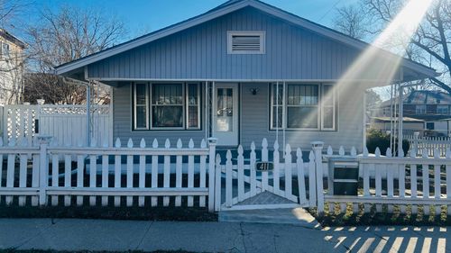 411 W Chestnut Ave, Arkansas City, KS, 67005-2538 | Card Image