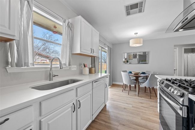 10412 Firethorn Ln, House other with 3 bedrooms, 2 bathrooms and 4 parking in Austin TX | Image 13