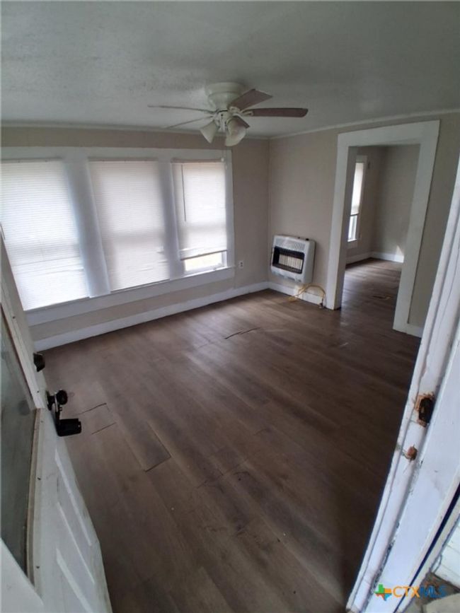 1206 W 7 Th St, House other with 3 bedrooms, 1 bathrooms and null parking in Cameron TX | Image 9