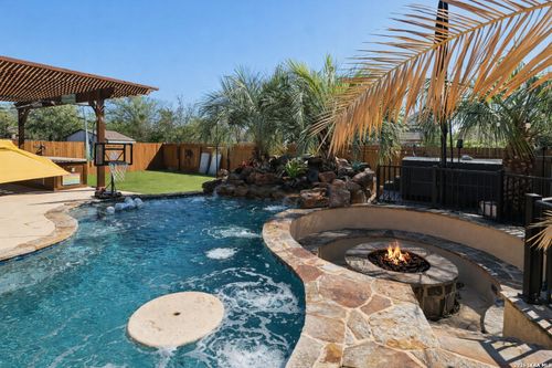 988 Carriage Loop, New Braunfels, TX, 78132-4015 | Card Image