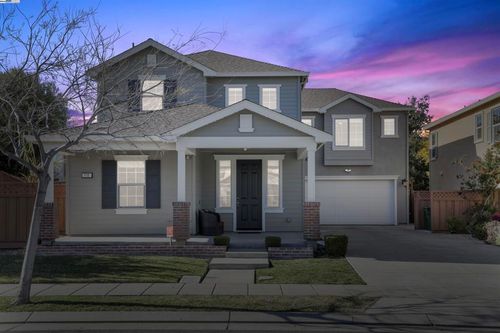 711 N Plumas Dr, Tracy, CA, 95391-1228 | Card Image