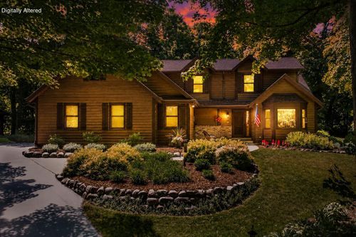 W136 Kathleen Ct, Sullivan, WI, 53178-9712 | Card Image