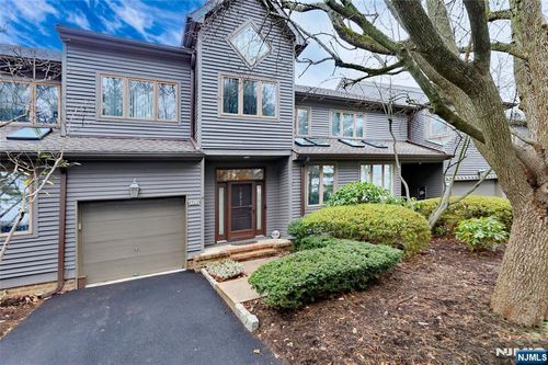 c33w-33 Pamrapo Ct W, Glen Rock, NJ, 07452-2846 | Card Image