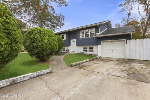 1613 Deer Hollow Dr, Toms River, NJ, 08753-5778 | Card Image