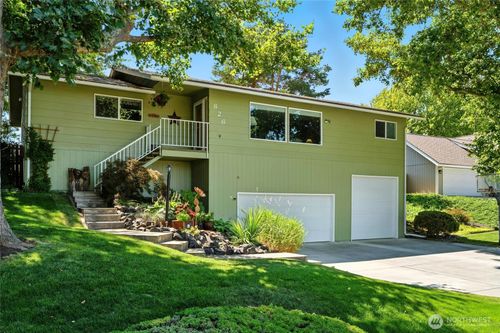 826 Jacquelyn St, Milton-Freewater, OR, 97862-1525 | Card Image