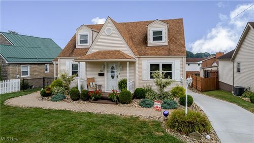 3926 Brightway St, Weirton, WV, 26062-4341 | Card Image
