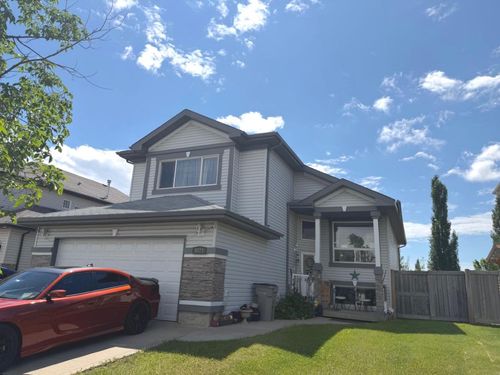 8821 Lakeland Dr, Grande Prairie, AB, T8X1V8 | Card Image