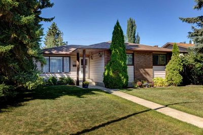 151 Deer Park Pl Se, House detached with 3 bedrooms, 1 bathrooms and 2 parking in Calgary AB | Image 2