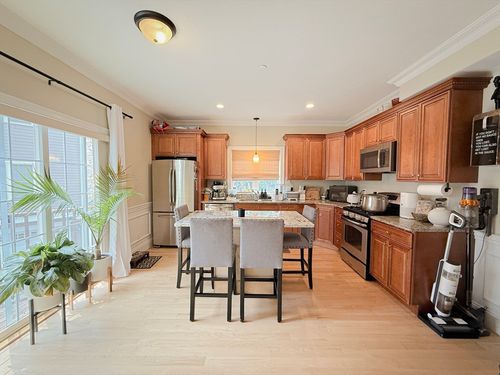 7-159 Willard St, Quincy, MA, 02169-1588 | Card Image