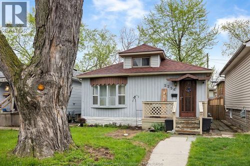 2256 Church St, Windsor, ON, N8X1V9 | Card Image