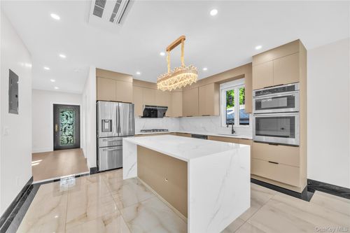 5648 219th St, Bayside Hills, NY, 11364-1918 | Card Image