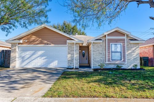 8006 Wolverine Dr, Corpus Christi, TX, 78414-5928 | Card Image
