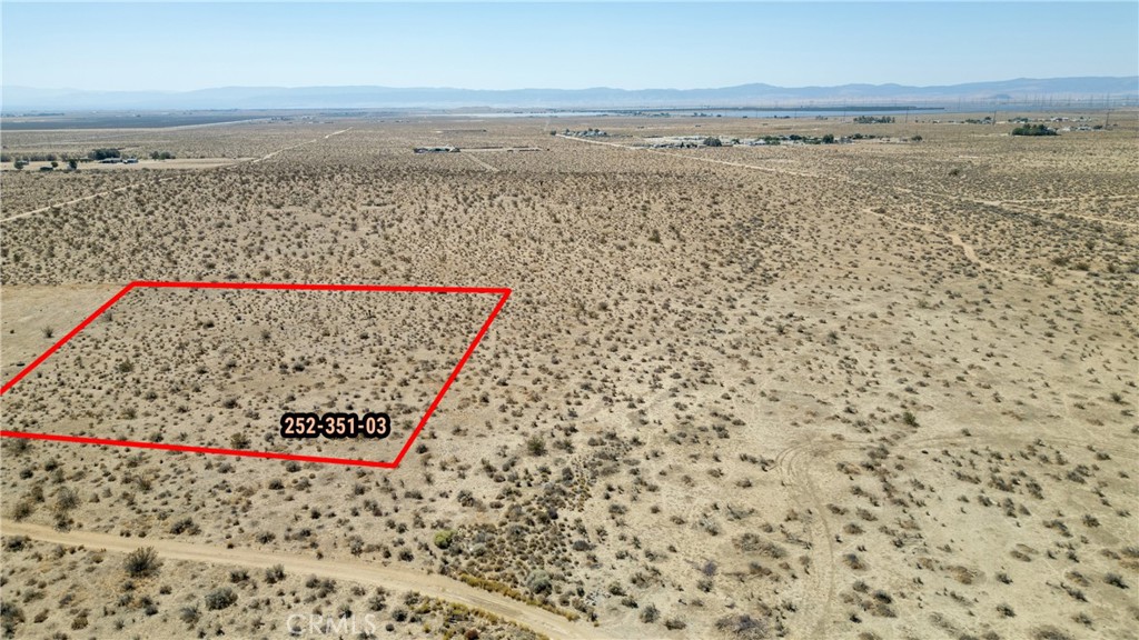 Land in Rosamond