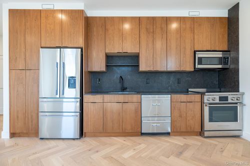 6-90 S Highland Ave, Ossining, NY, 10562-5615 | Card Image