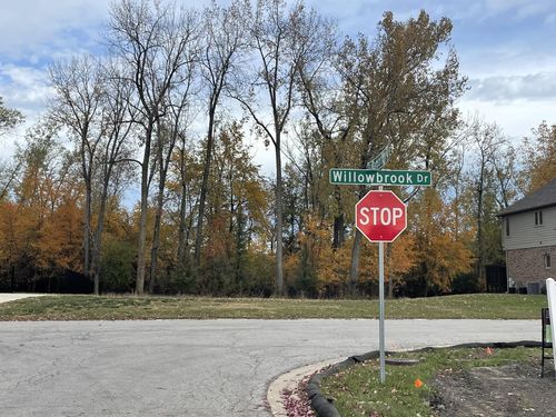 1026 Willowbrook Dr, Schererville, IN, 46375-1485 | Card Image