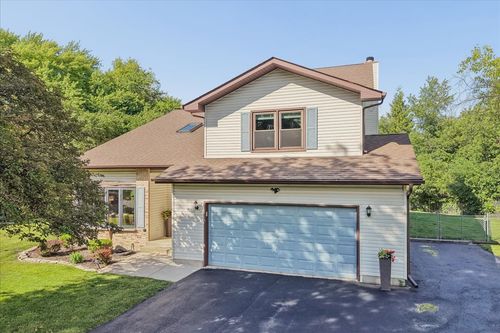 551 Roosevelt Ct, Grayslake, IL, 60030-2462 | Card Image