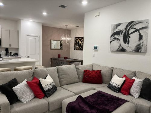 784-784 Se 19th St, Homestead, FL, 33034-5687 | Card Image