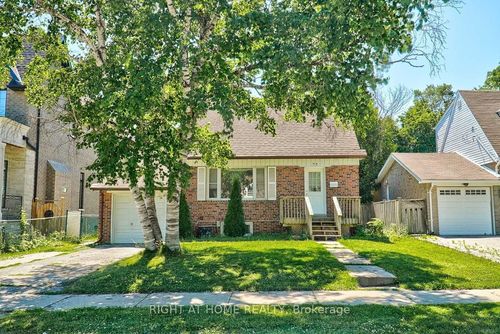 upper-92 Lawrence Ave, Richmond Hill, ON, L4C1Z3 | Card Image