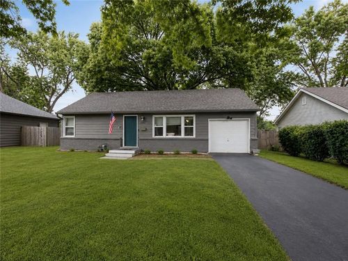 3904 Ne 52nd Ter, Kansas City, MO, 64119-2766 | Card Image