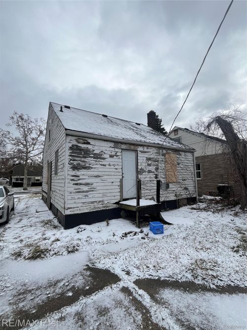 19593 Annott St, Detroit, MI, 48205-1601 | Card Image