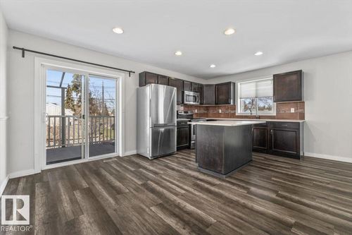 15805 104 Ave Nw, Edmonton, AB, T5P2Y3 | Card Image