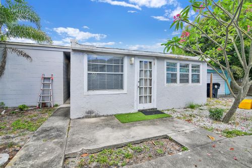 817 N J St, Lake Worth Beach, FL, 33460-2514 | Card Image