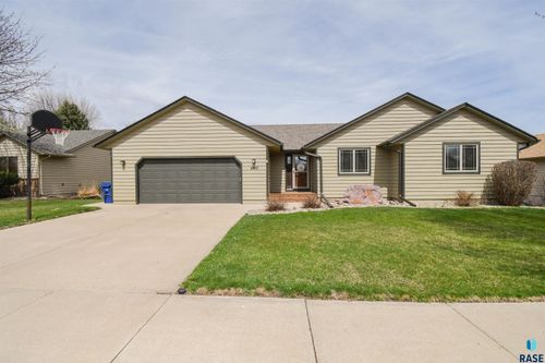 4412 E Scranton St, Sioux Falls, SD, 57103-6642 | Card Image