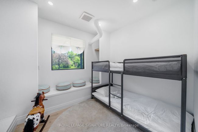 20 Hillview Cres, House other with 6 bedrooms, 5 bathrooms and 8 parking in Midhurst ON | Image 25