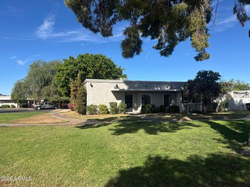 8821 N New World Dr, Glendale, AZ, 85302-5021 | Card Image