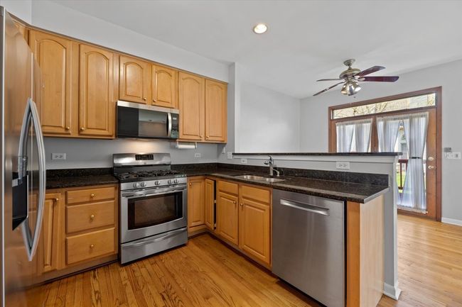 1503 Longbranch Ct, Townhouse with 2 bedrooms, 3 bathrooms and 2 parking in Naperville IL | Image 12