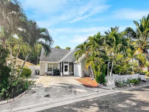 6058 Bania Wood Cir, Lake Worth, FL, 33462-2105 | Card Image