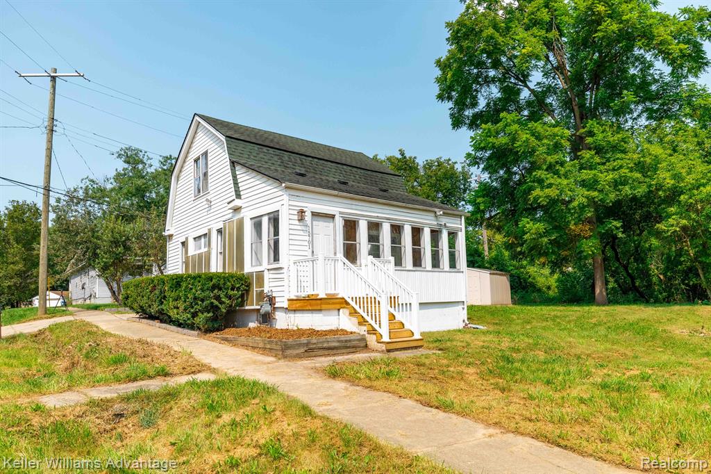Fenton , Redford, MI 48239 #1