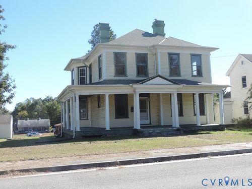 303 Brunswick Ave, Blackstone, VA, 23824-2032 | Card Image