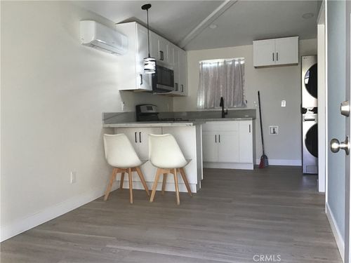 128 W 9th St, Long Beach, CA, 90813-4381 | Card Image