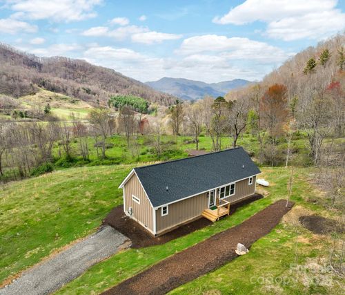 295 Split Pine Cv, Clyde, NC, 28721 | Card Image