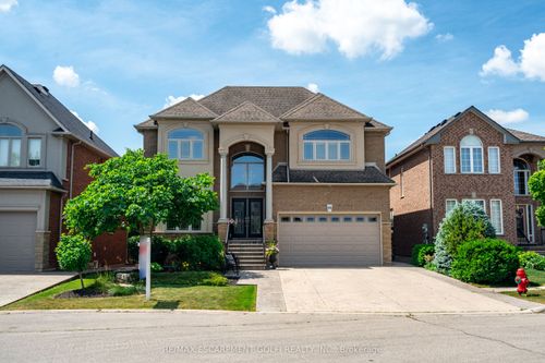 44 Parkmanor Dr, Stoney Creek, ON, L8E5L2 | Card Image