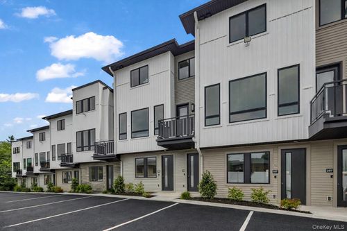 208-17 Union Rd, Spring Valley, NY, 10977-3962 | Card Image