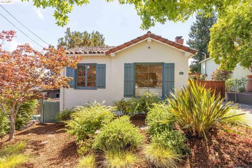2451 Carmel St, Oakland, CA, 94602-3049 | Card Image