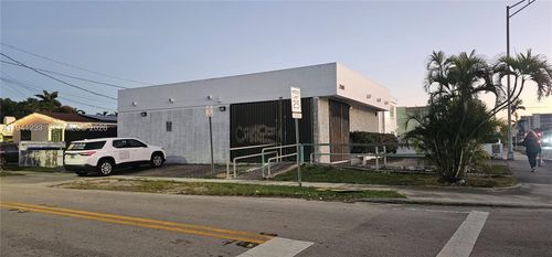 2001 Sw 27th Ave, Miami, FL, 33145 | Card Image