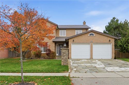 2 Jeanette Avenue, Grimsby, ON, L3M5B4 | Card Image