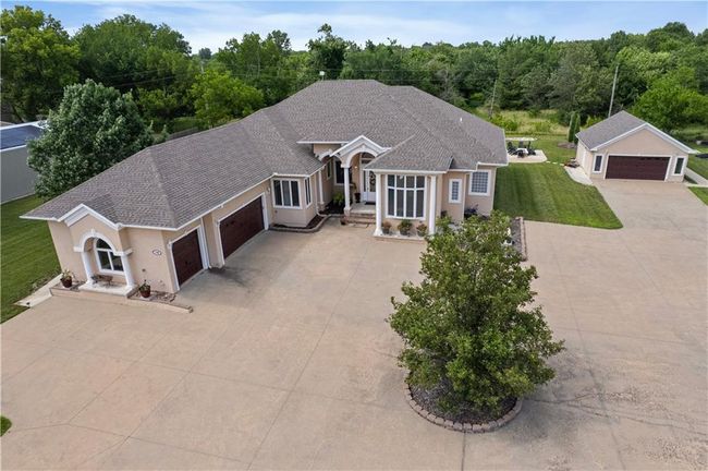 1702 Cedar Ridge Rd, House other with 4 bedrooms, 4 bathrooms and null parking in Parsons KS | Image 8
