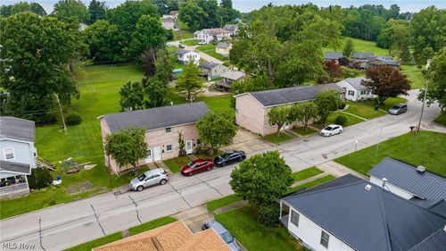 1941 & 1947 Creston Road, Cambridge, OH, 43725 | Card Image